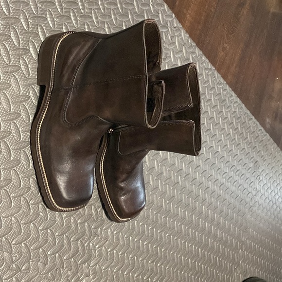 Boots - Picture 3 of 3